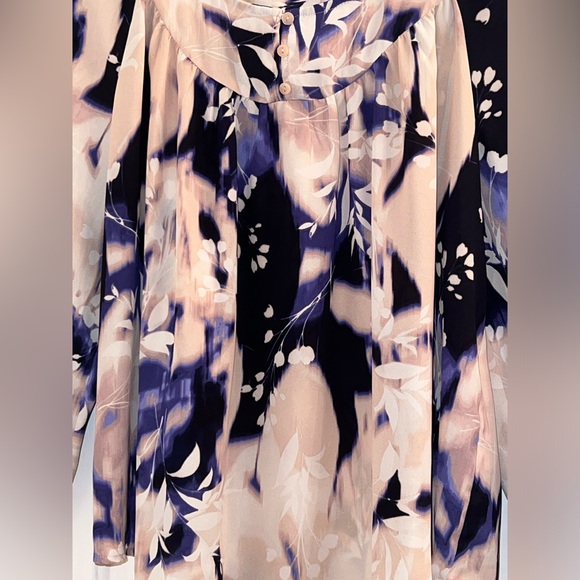 Size small vibrant purple and cream pink floral pattern long sleeve blouse - Picture 3 of 6